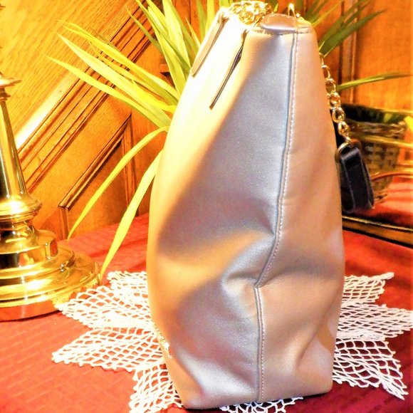 Gorgeous *** KENNETH COLE Reflection *** Metallic Large Shopper Bag Purse - Picture 4 of 4